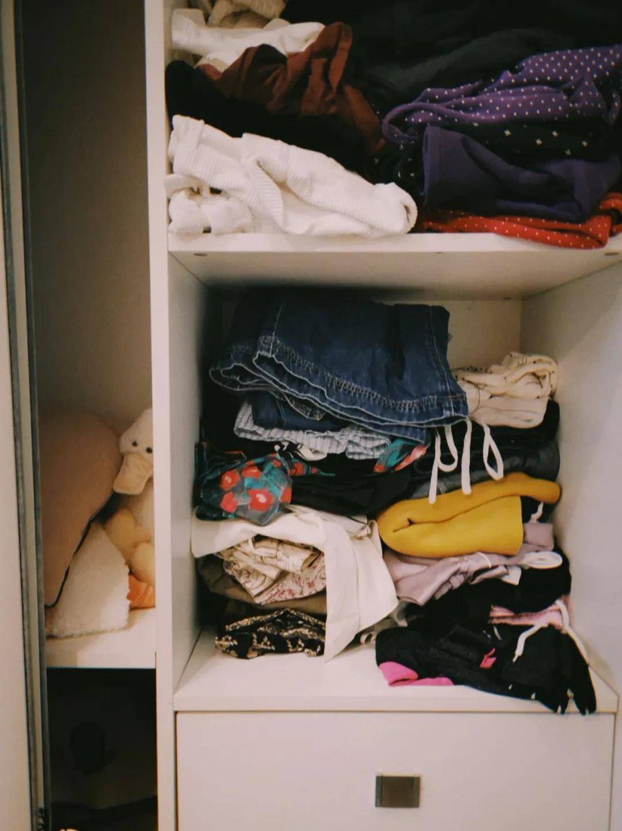 PeggySmithDavis's tweet photo. Just folded a mountain of laundry—now my couch is finally visible!  #HomeVibes #SmallWins https://t.co/We2a1Ek6QY