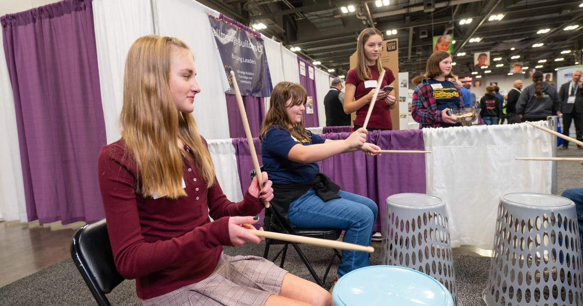 OHschoolboards's tweet image. Your students deserve the spotlight.

🎤 Performing groups
📊 Innovative programs
🎨 Student artwork

All featured at the OSBA Student Achievement Fair.

👉 Submit your nomination: conference.ohioschoolboards.org/2026/student-a…

#OhioSchools #StudentAchievement