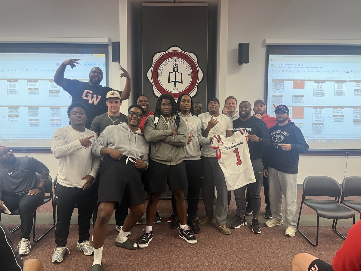 GWUFootball's tweet image. Today was Draft Day for the 2026 Gardner-Webb Spring Game.

🔴 Squad selected the Offensive Tackles 1st Group with their First Pick.
⚪️ Squad selected the Defensive Ends 2nd Group with their First Pick.

May the best team W.I.N ! 
#FAMILLY #SkoDawgs