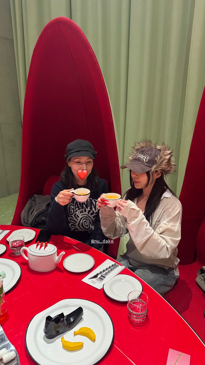 LC SNS&Information tweet media