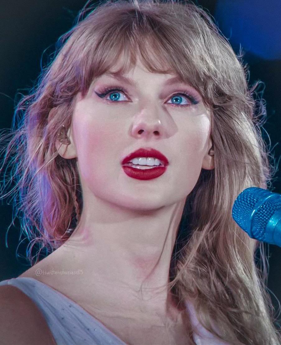 Taylor Swift is God👑 tweet media