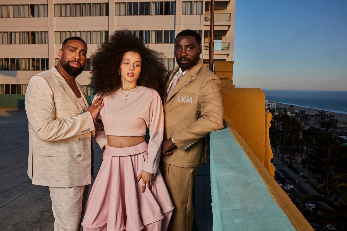 THR's tweet image. Chase Infiniti’s stylists Wayman Bannerman and Micah McDonald break down their favorite look: 

“Chase’s #Oscars gown balanced her fearlessness and strength, along with her youthful and calming nature –– she carried it so well. It was a closing to her stellar awards season run,