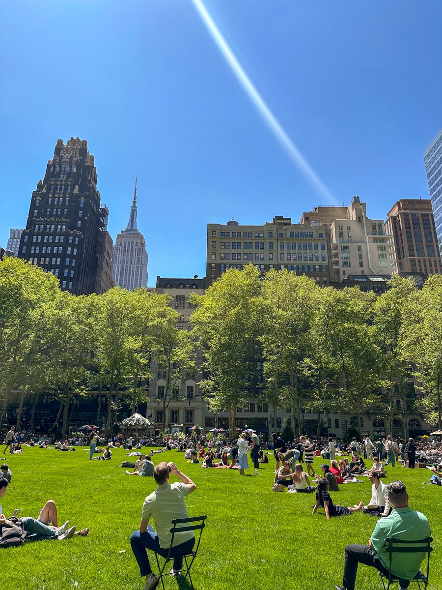 bryantparknyc's tweet photo. Ready for lawn days like this soon 🌱🙏☀️. https://t.co/Riw4f1xIoO