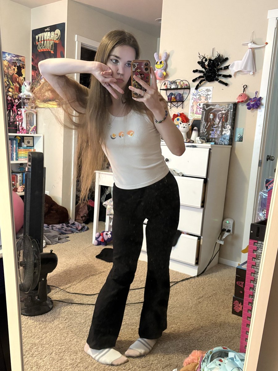 ditziedove's tweet image. LIVE !!

hyperfixation game &amp;amp; yapping &amp;lt;3 come have a yap sesh !

check below :3
#smallstreamer #altgirl