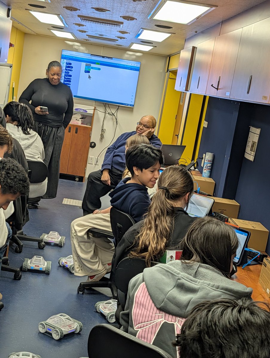 kristiemabry's tweet image. Huge shout out to @NCATExtension for bringing  the Innovation Station STEM bus to @ALSBulldogs today. We learned how to code @Sphero rovers and had so much fun. ⭐#scienceisfun