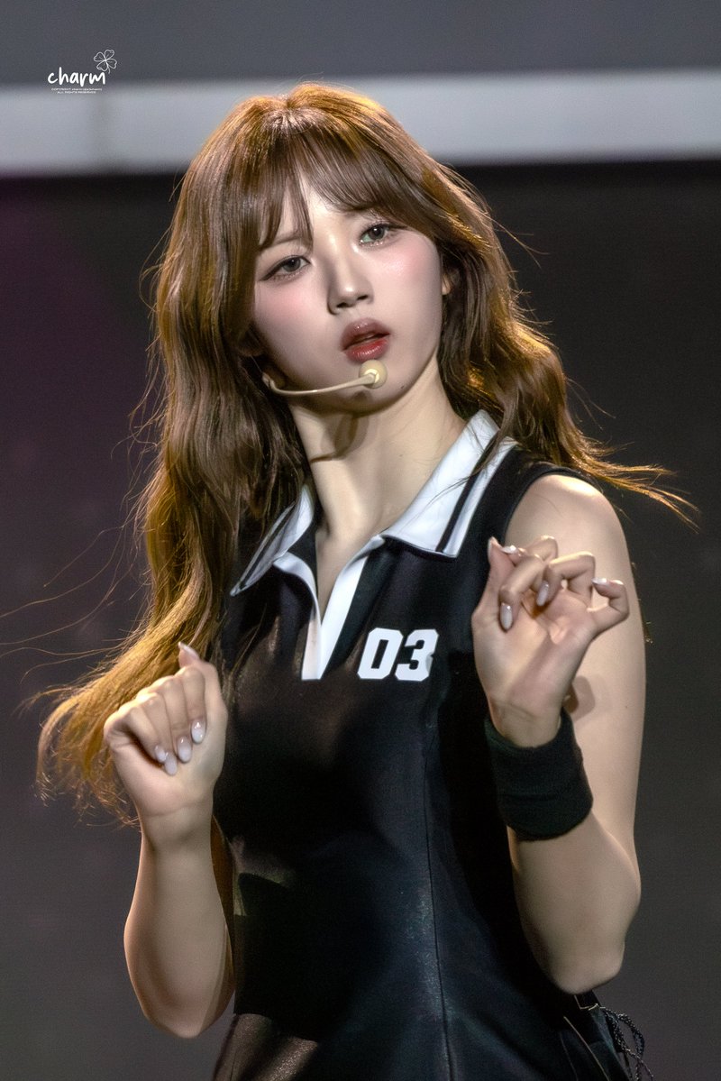 𝖼𝗁𝖺𝗋𝗆 tweet media