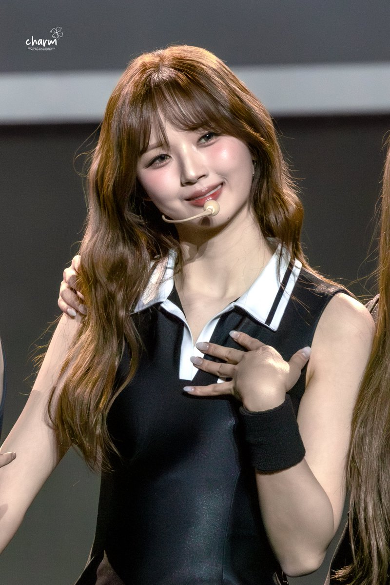 𝖼𝗁𝖺𝗋𝗆 tweet media