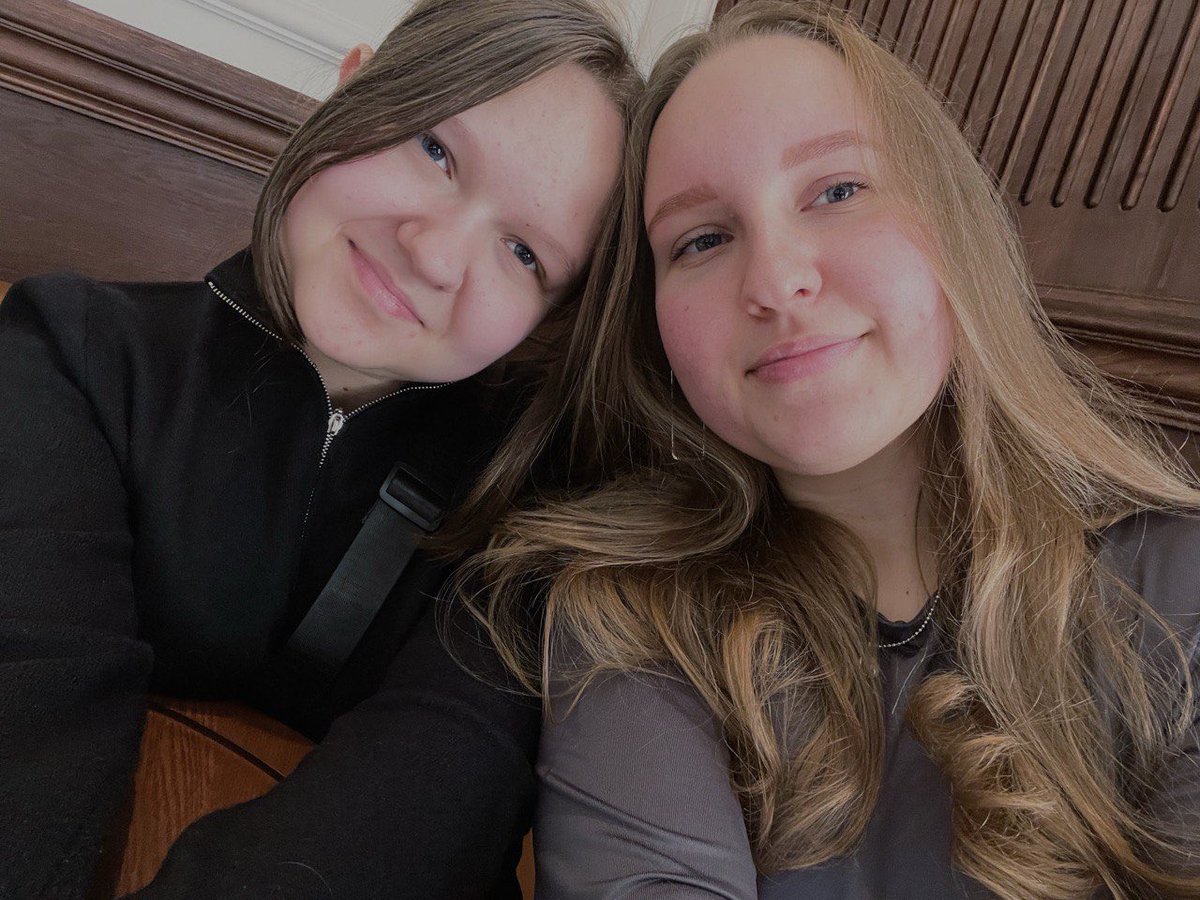 риша tweet media