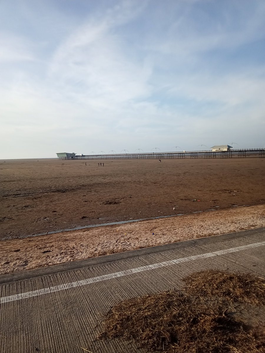 JoeSeward1's tweet image. I always stay in Southport during Aintree- lots of nice restaurants. I like walking along the pier .
Red Rum, three-time Grand National-winner was trained on this very Southport beach by Ginger McCain in the 1970s. The sea water treated his pedal osteitis.
#Aintree 
#RedRum