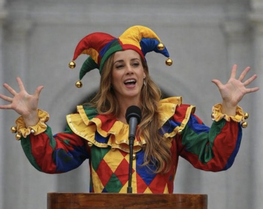 HALCÓN MILENARIO tweet media