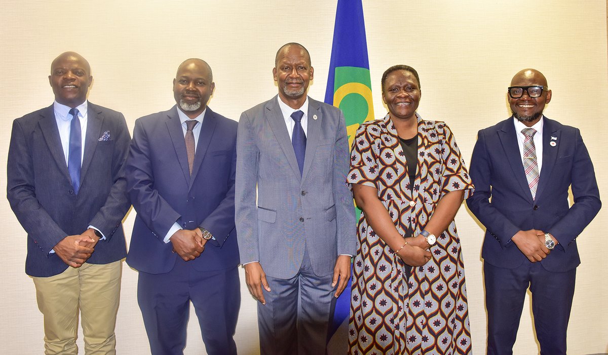 SADC_News's tweet image. Today, @EliasMagosi, #SADC ES met Ms. Mercy Laker, Head of Delegation @ifrc Pretoria Cluster. The parties discussed cooperation on disaster preparedness and humanitarian response, implementation of MoU &amp;amp; reaffirmed commitment to strengthening humanitarian responses @AngeleMakombo