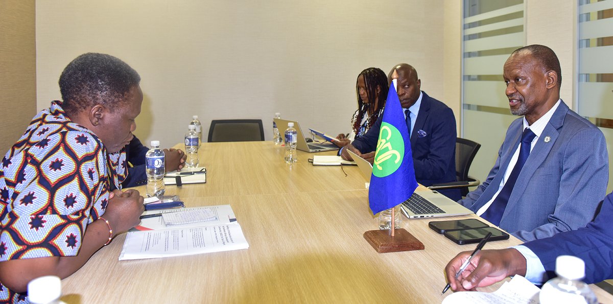 SADC_News's tweet image. Today, @EliasMagosi, #SADC ES met Ms. Mercy Laker, Head of Delegation @ifrc Pretoria Cluster. The parties discussed cooperation on disaster preparedness and humanitarian response, implementation of MoU &amp;amp; reaffirmed commitment to strengthening humanitarian responses @AngeleMakombo