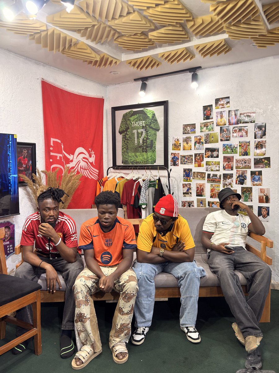 FansTribeHQ's tweet image. Join us for the LIVE Watch Along of PSG 🆚 LIVERPOOL &amp;amp; BARCA 🆚 ATLETICO MADRID Champions League on YouTube via link in comments 

#championsleague #psg #liverpool #barca #atleticomadrid