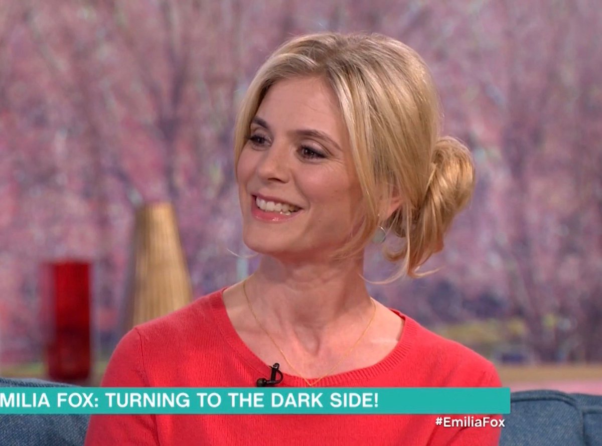 TeaWithEmilia's tweet image. 1/2 On 5th April 2016 Emilia appeared on #ThisMorning to talk about her role in #TheTunnelSabotage as #VanessaHamilton Have you seen this show? Let me know if you know where to watch it! 💖💖💖

#emiliafox #midweekmillymemory