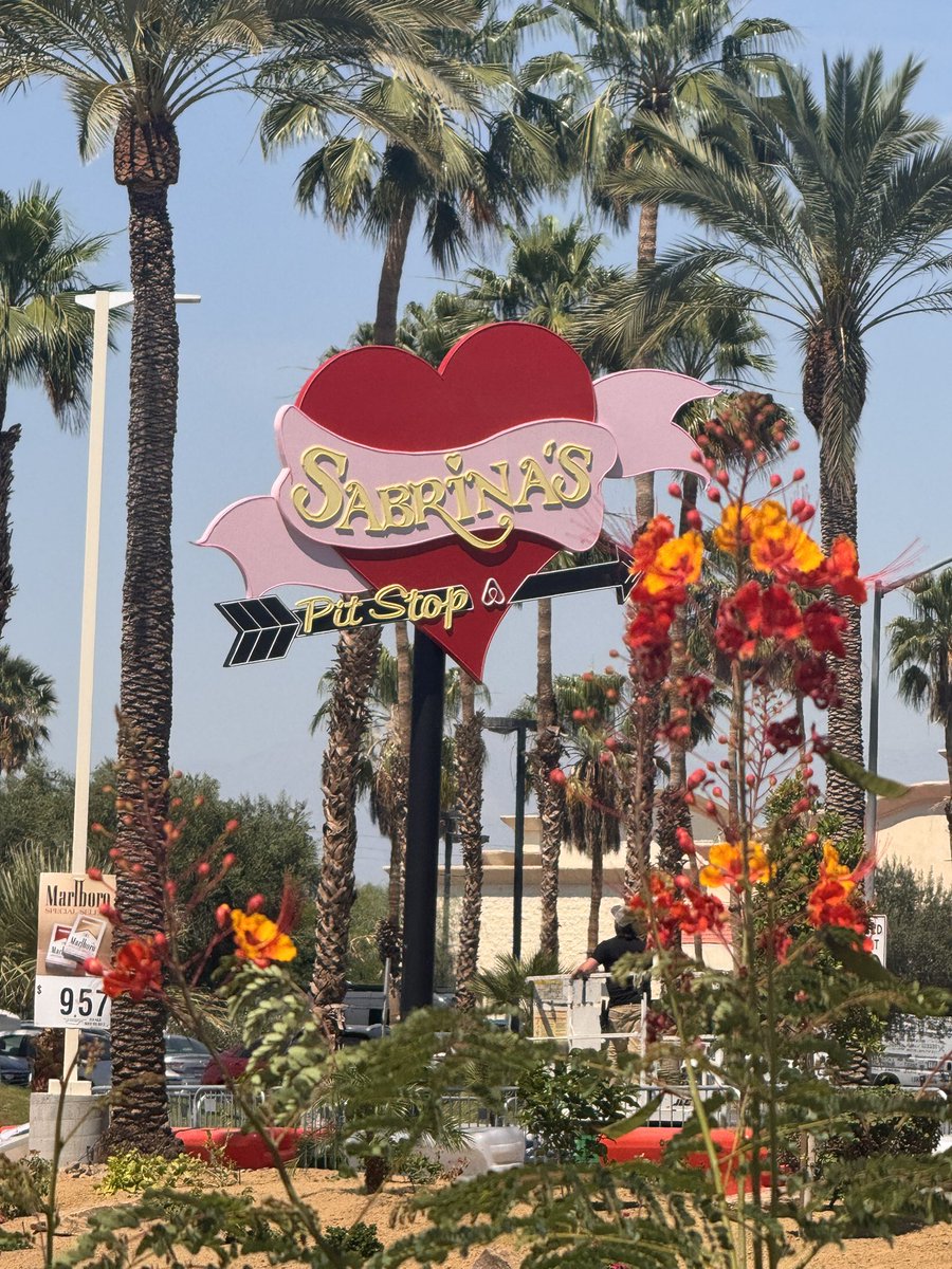 BlueOctober_91's tweet photo. Sabrina’s Pit Stop #Indio #Coachella #SabrinaCarpenter #Airbnb https://t.co/CECD0rtsDG