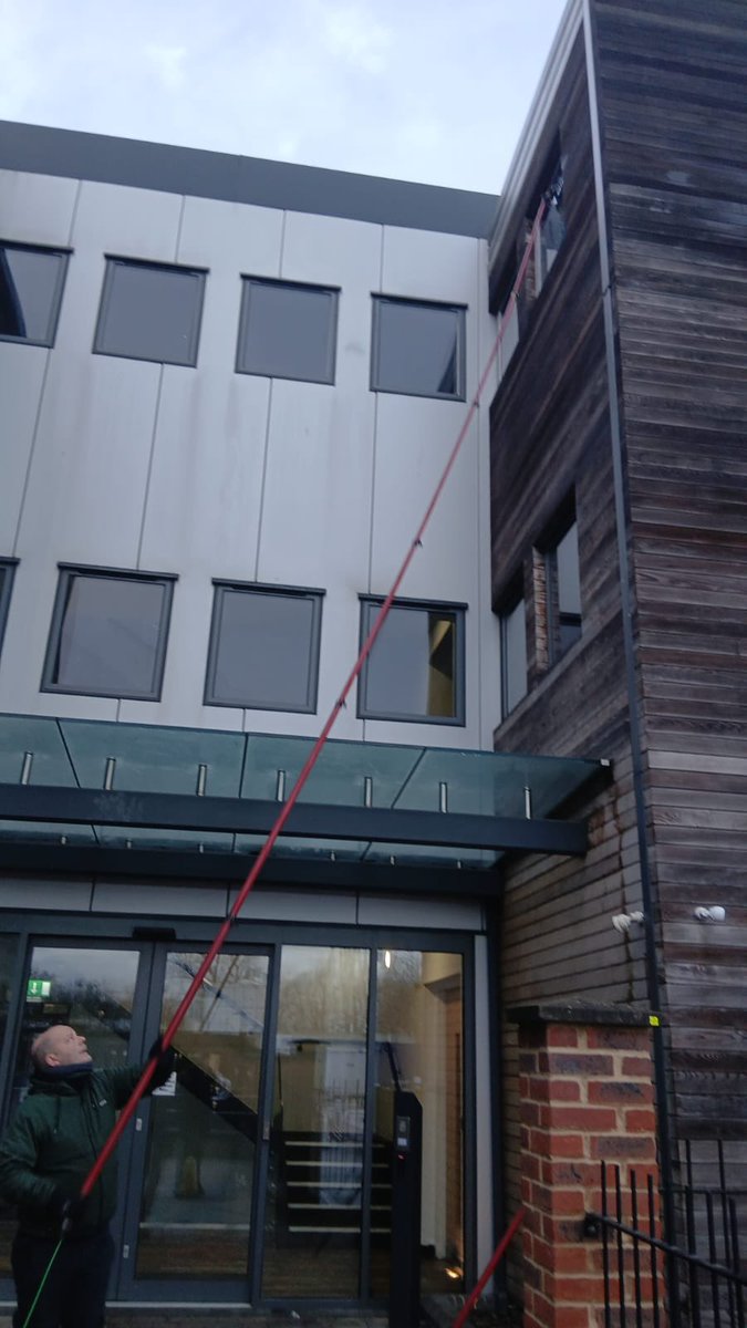 Efficient Cleaning Services tweet media