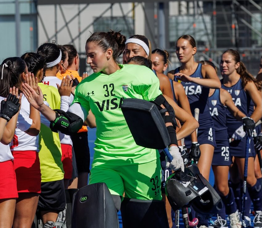 juegargentina's tweet photo. #Hockey 🏑 #Sub21
#Santiago 📷PAHF ::
Vuelven a jugar las #Leoncitas en un nuevo desafío por el Campeonato Panamericano Junior 🦁 #JPAC2026
:: Fecha 2 ::
17hs 🇦🇷 Argentina vs Canadá 🇨🇦
💻Panam Sports Channel
👉EN VIVO https://t.co/tLC9DKNBGB https://t.co/FKBt00bLQe