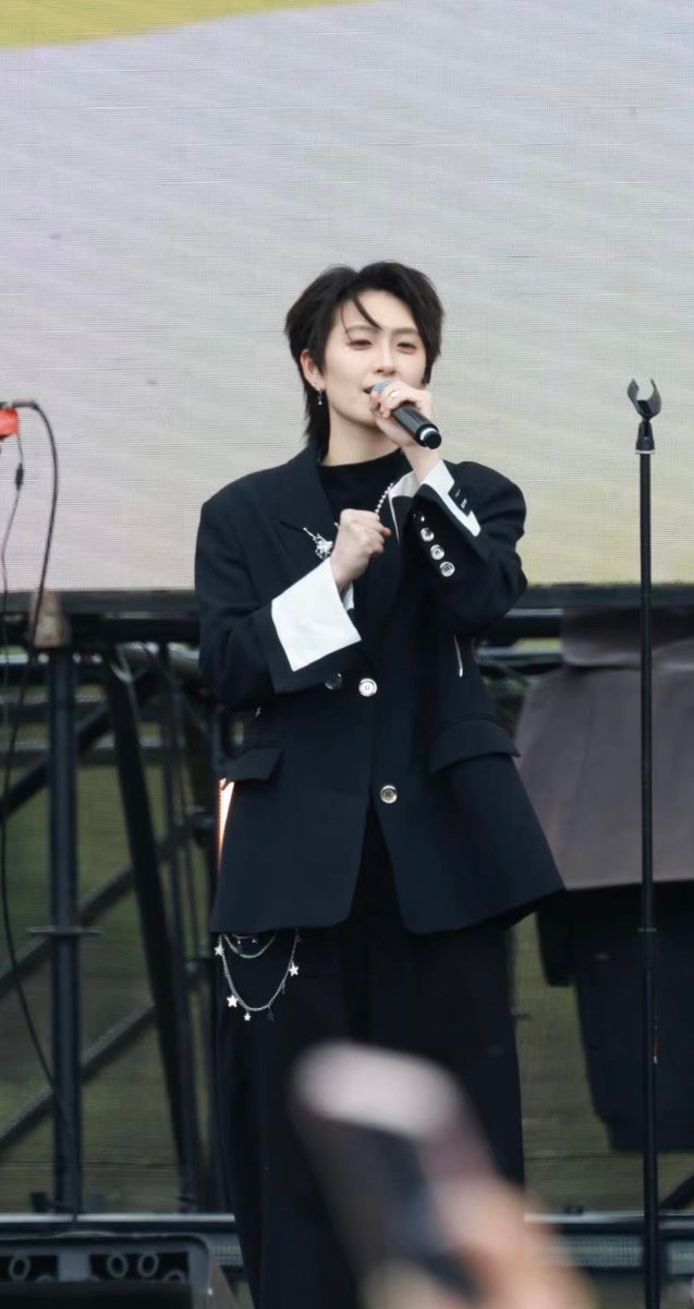 christa bastuck tweet media