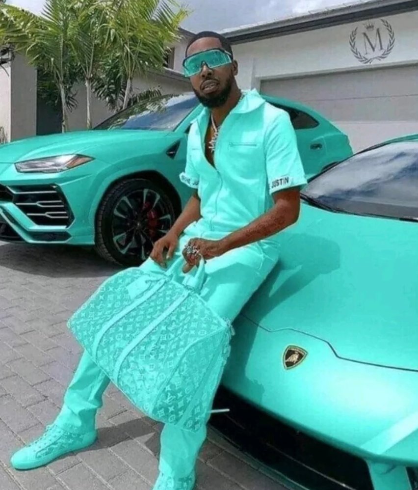 HolyHosting tweet media