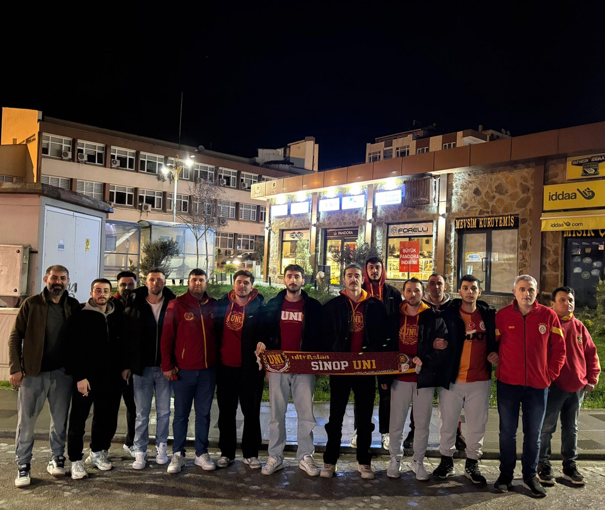 LAYIKSIN BU SEVGİYE ŞANLI GALATASARAY!

Galatasaray’ımızın Göztepe ile olan mücadelesini hep birlikte izledik.

#ultrAslanUNI