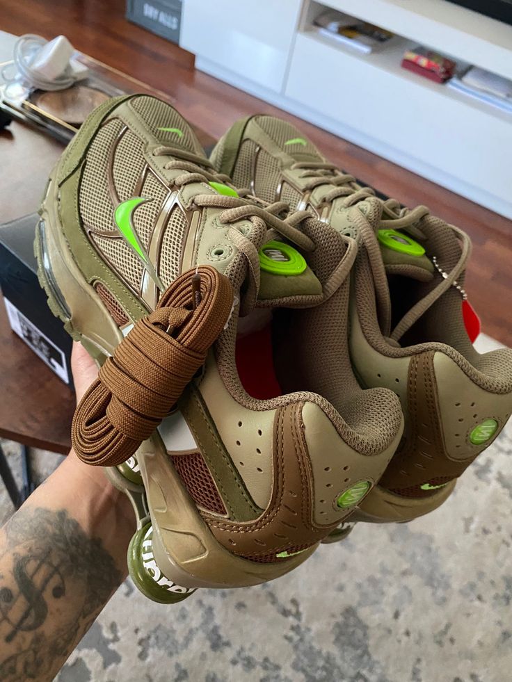 sneakersfandom's tweet image. 