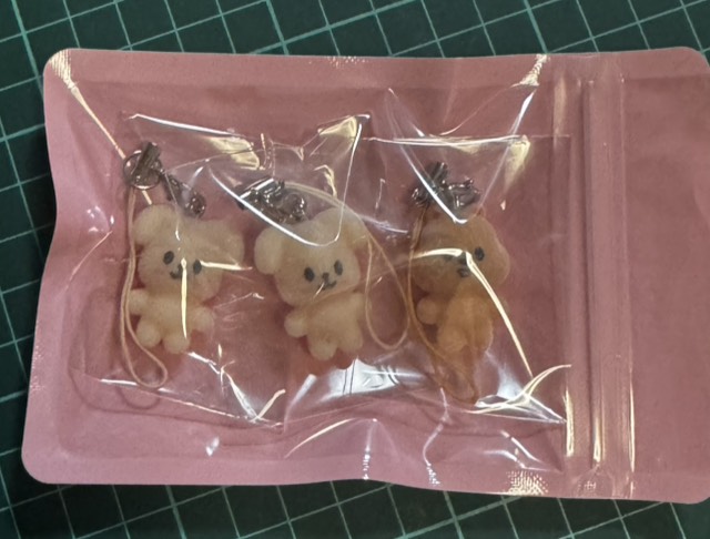 stray kids スキズ STAY in Our Little House ペンミ シークレットミニチャーム 交換

【譲】
▶🐿🐶🐶

【求】
▶🐺🦙×各1⃣

郵送交換希望📮
⚠️友人へ代行依頼をし、数日中に受け取り予定。当方の手元に届き次第の交換となります🙇🏻‍♀️
お心あたりのある方、お声掛けどうぞよろしくお願い致します🙇🏻‍♀️