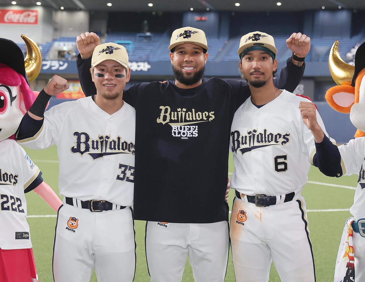 オリほーーーち tweet media