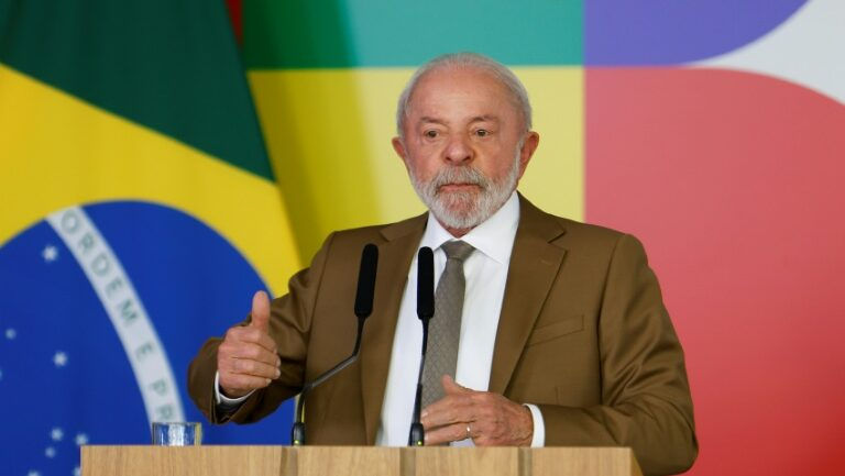 Revista ISTOÉ tweet media