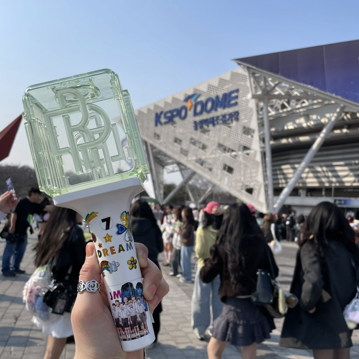 ︎ ⭐︎ tweet media