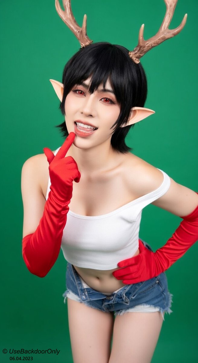 Backdoor deer-elf cosplay /  green screen session (April 2023)
This was a huge, long erotic shoot on green screen so I could later composite her into fantasy backgrounds. We went all out!
By this point I had finally bought the long red velvet gloves and the perfect red platform