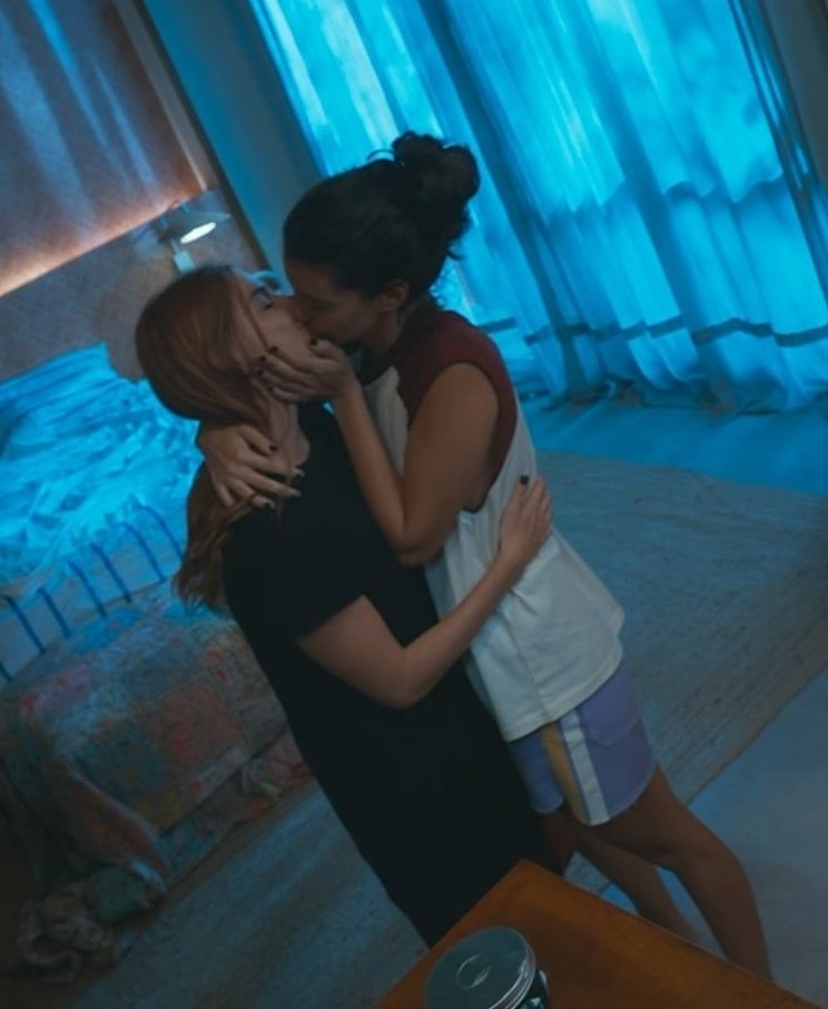 sapphics like: tweet media