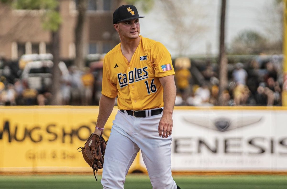 OverSlot_'s tweet photo. Quietly, Southern Miss has turned itself into a pitching factory the last handful of years. Arms that go to @SouthernMissBSB consistently get better, and turn into pro prospects.

Grayden Harris is the latest, and he's flying up draft boards for 2027.

Know the name.

👇STORY👇