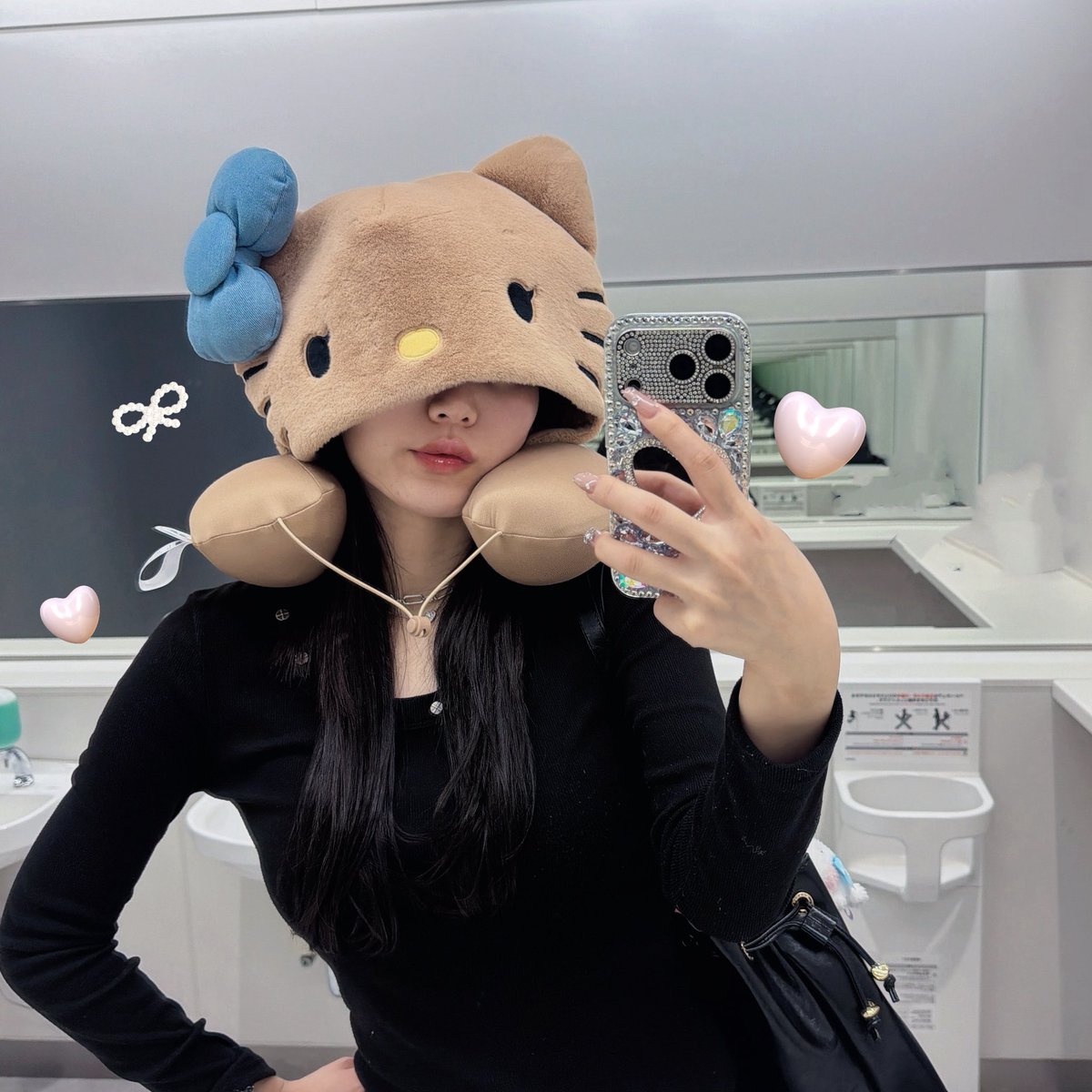 𝐇 tweet media