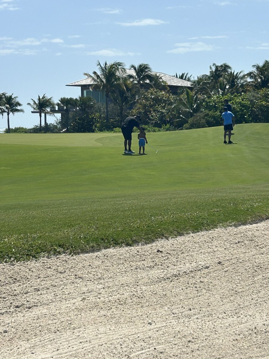 dtagovailoa's tweet image. Built on faith.
Centered on family.

Grateful for moments like this.

#family #legacy #makingmemories