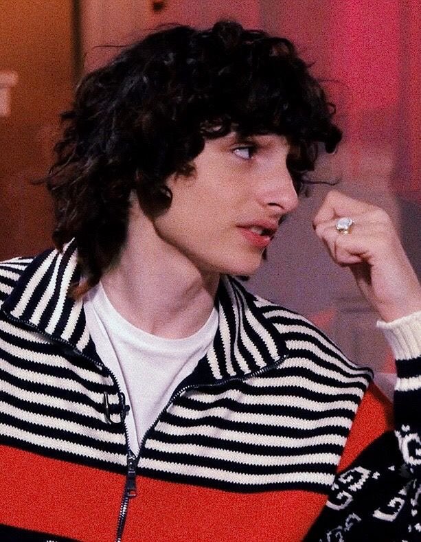 ravenously23's tweet image. finn should wear handful of rings deadass with yaoi hands like DAT