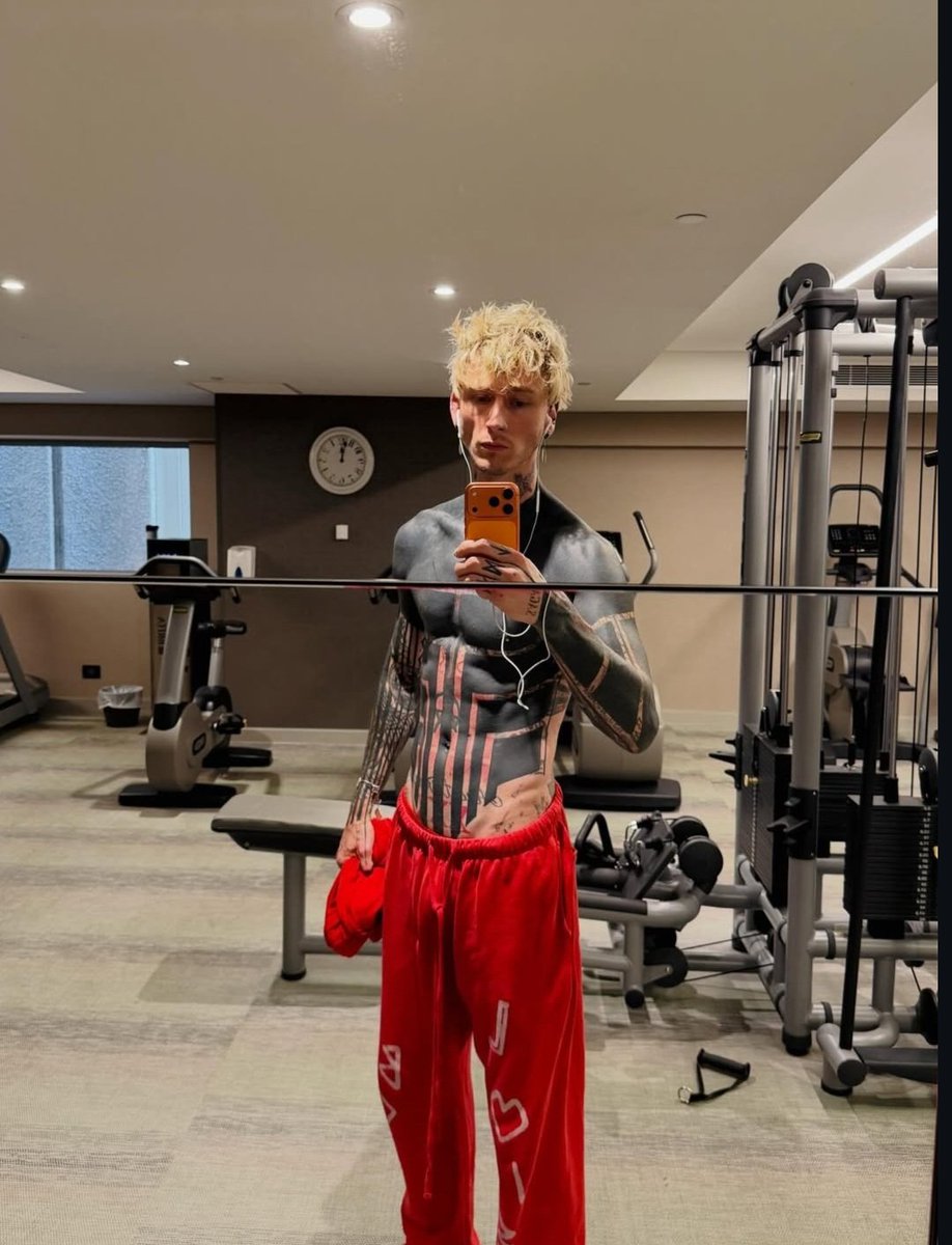 Never forget. This is what Megan Fox fumbled. SMDH