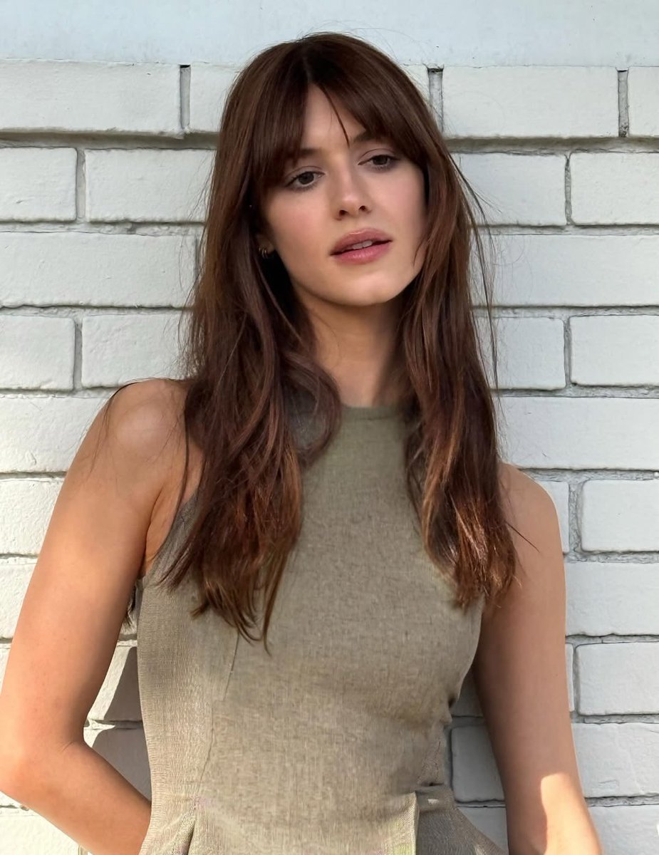 Daisy Edgar-Jones Source tweet media