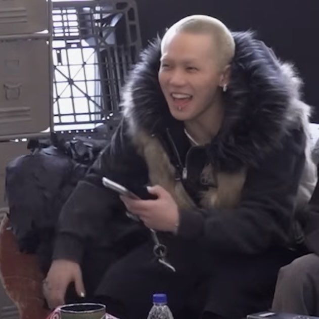 𝒆𝒓𝒓𝒆 🜁𓂃 🎆ᴺᴼᴮᴼᴰʸ🎇 tweet media