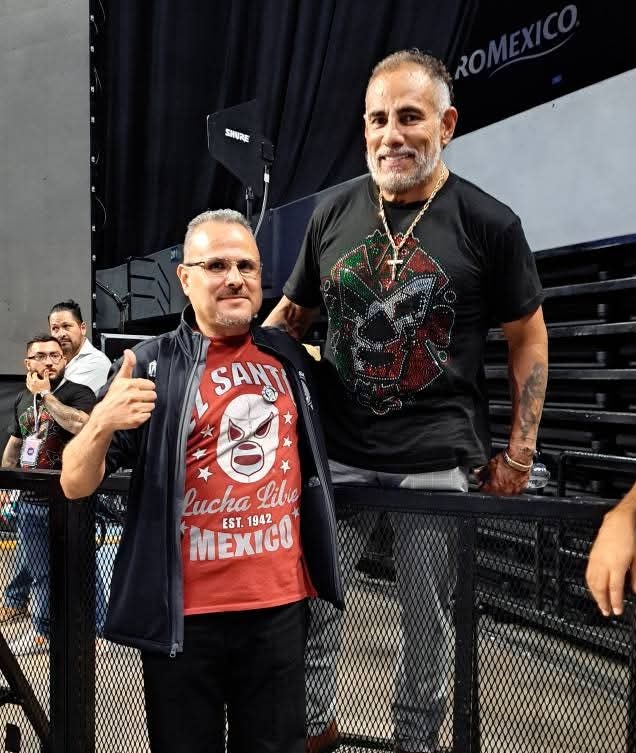 supermaoks's tweet photo. @WagnerJrOficial muchas felicidades por su carrera deportiva, por las emociones y  ser un luchador serio y de gran respeto. Un abrazo fuerte y que vengan más satisfacciones personales y deportivas para ud. https://t.co/7MyPSsmHwE
