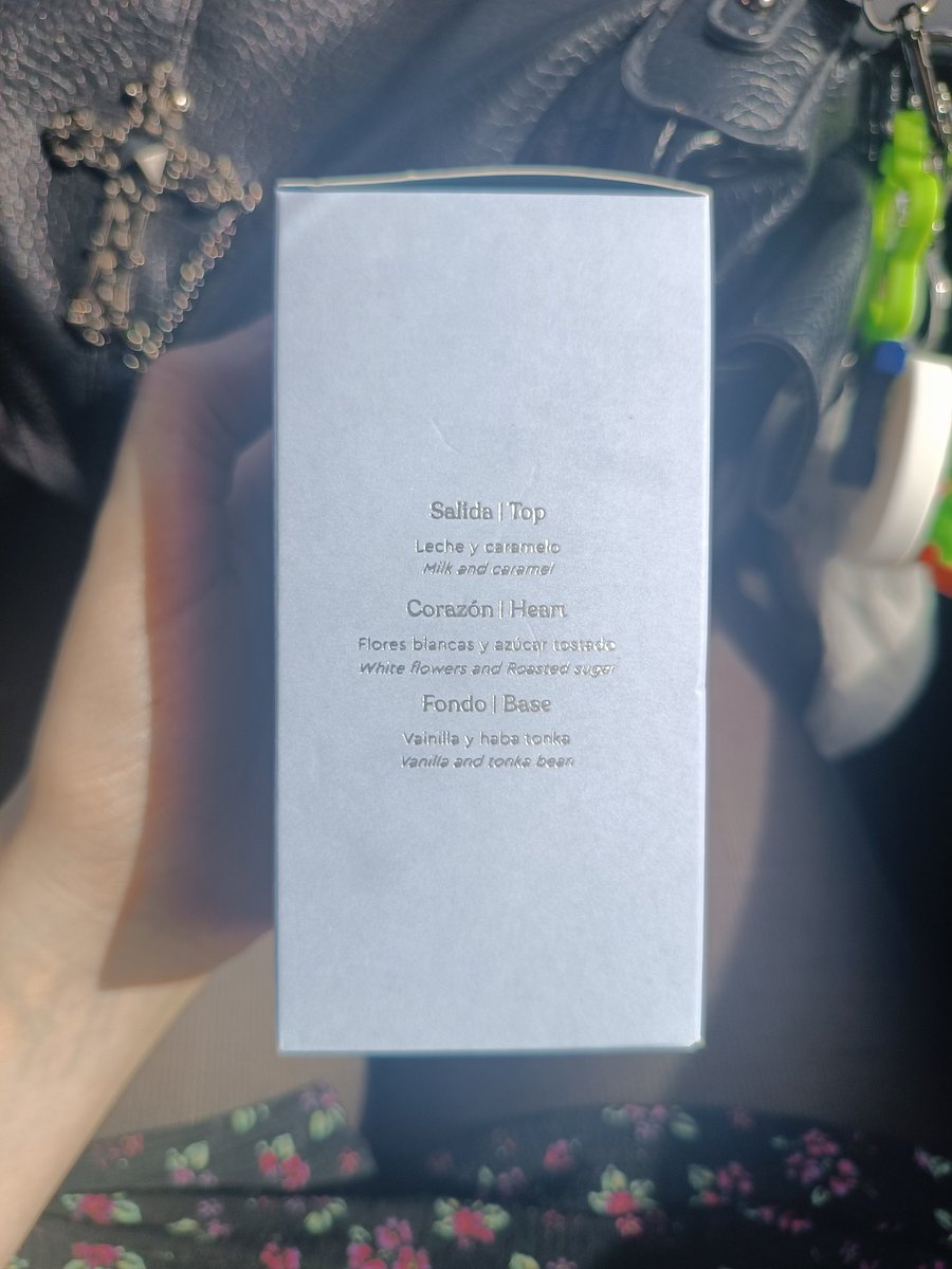fiurnix's tweet photo. 8€ en el druni huele increíble cómprenlo https://t.co/O534m30Qe9