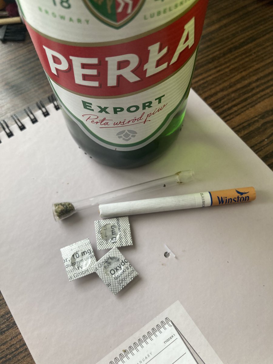 •cwel• tweet media