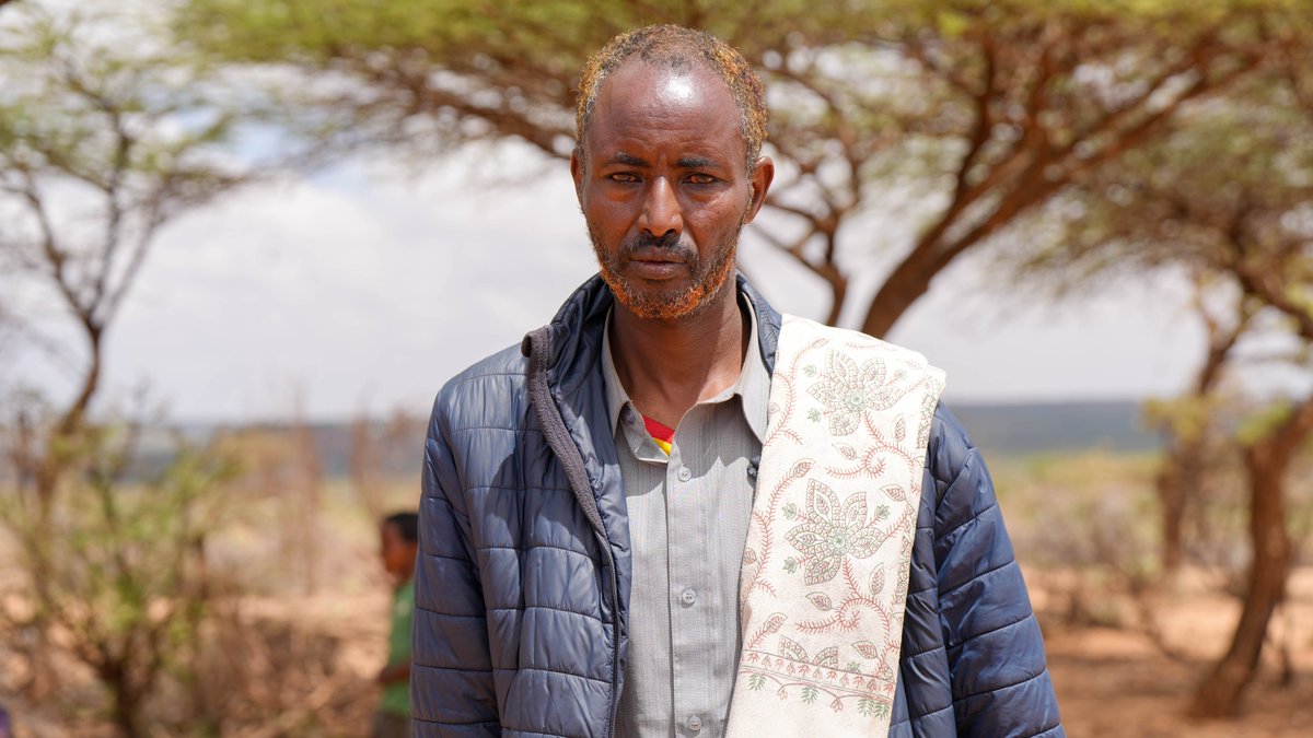 FAOEthiopia's tweet photo. “Our #CAHWs are the first to reach us when our animals fall sick - our only livelihood. Thanks to @FAO &amp; #VSFSwiss for training people from our own community to protect our animals.” - Harun Mohammed, pastoralist, Ararso village of the #Somali Region, #Ethiopia. https://t.co/2QFWYTBjLV