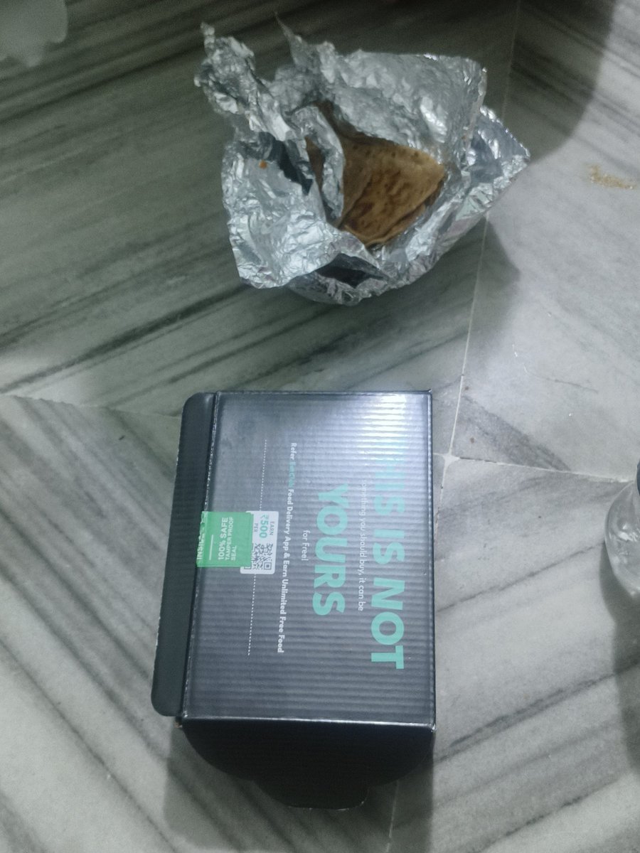 Sagar_2406's tweet photo. Absolutely disgusted with @EatClub_India! 😡 I ordered Paneer Tikka Masala (Order #RSOWTGJ) at 1:51 AM, and not only did it arrive over an hour late, but you sent CHICKEN MASALA instead. 🤮​
@EatClub_India @jumbokingindia @box8_in @fssaiindia @ConsumerCourtIn @jagograhakjago https://t.co/YJx1mJI3hP