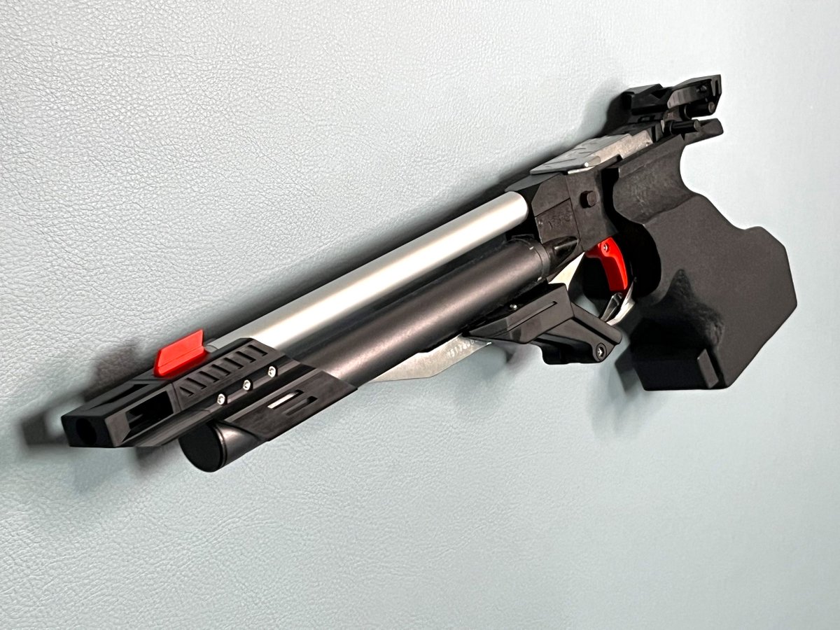 taroppk's tweet photo. APS-3用タイトリアサイトセット「2型改」を製作してヤフオクに出品。赤色樹脂製サイト幅3mm、2mm、1mmも製作して出品中。見やすいです。交換簡単。 https://t.co/dxqqTec5NW https://t.co/6emjxo7tTW
