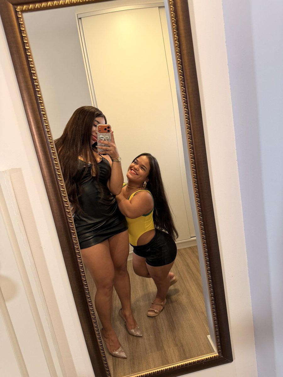 Follando con mi pequeña amiga RT Y TE LO PASO 😈