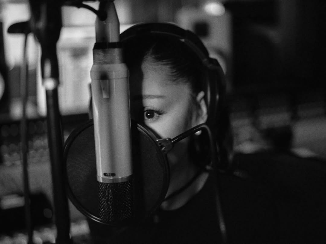 ariana feeds tweet media