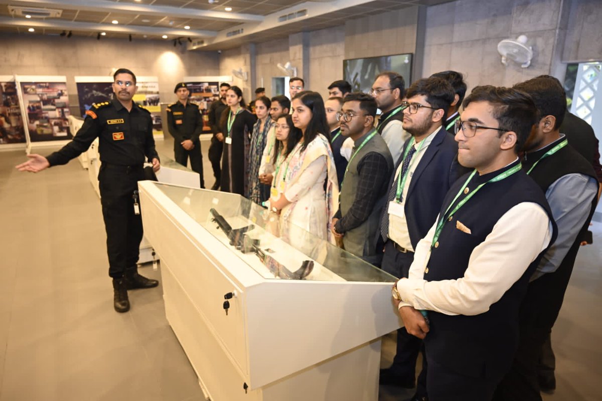 Officer Trainees - Indian Information Service 🇮🇳 tweet media