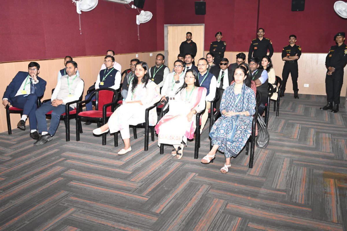 Officer Trainees - Indian Information Service 🇮🇳 tweet media