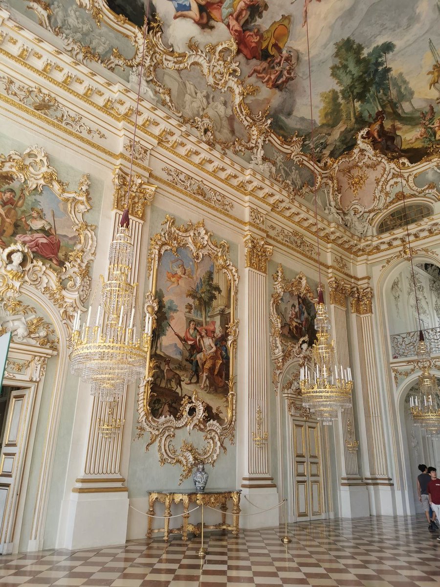 𝒞𝓁𝒶𝓈𝓈𝓎 tweet media