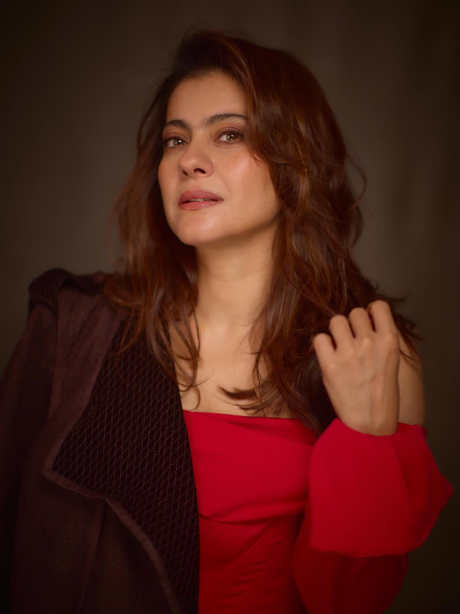 Shanusakthivel's tweet image. 51age...🧐
Age is just for number.

#Kajol #KajolDevgan